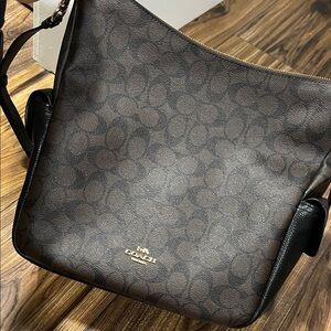 Pennie Coach Signature Brown and Black Shoulder Bag